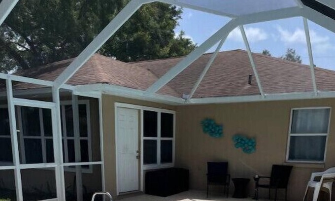 Sharpes House | Cocoa Pool Home