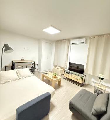 Prefecture Apartment | Cocon Marseillais, Centre-Ville, Vieux-Port - Rue Paradis, Rénové, Climatisé, 2pers