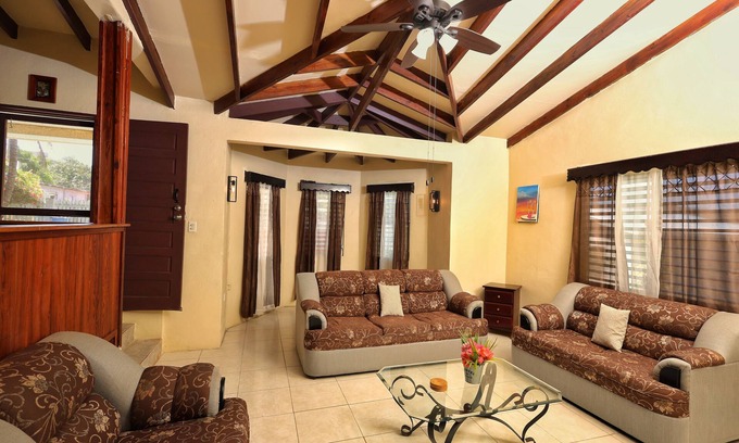 San Ignacio House | Coconut Alley @ 21, 18th Street, San Ignacio, Belize, Quiet and Safe