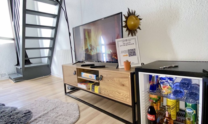 Nimes City Centre Apartment | ๐ Cocoon in the Historic heart /2 steps from the arenas ๐