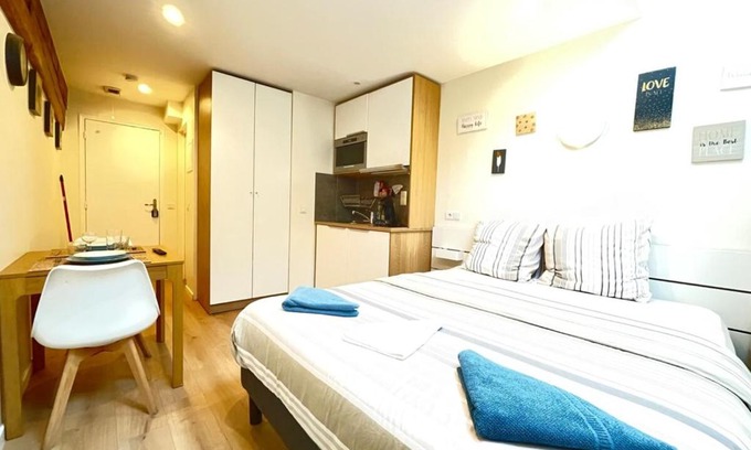 Quartier Centre Ville Apartment | Coeur Massy M9 Rer BC 600m - Orly20 min