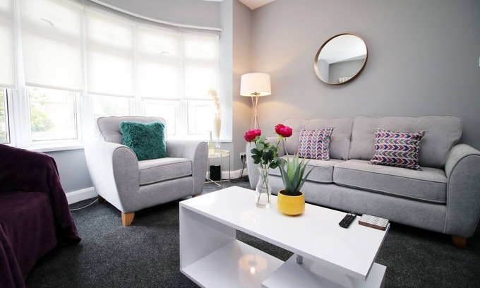 Newport Apartment | Cohost Partners | Spacious 3BR Home in Top Location