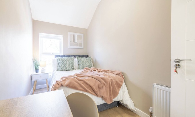 Coleraine Apartment | Coleraine, Northern Ireland - River Bann Rooms (Room 6)