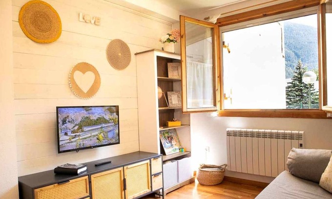 Canfranc-Estacion Apartment | "collarada" - Avairent