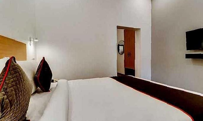 Bhopal Hotel | Collection O Sarthak In