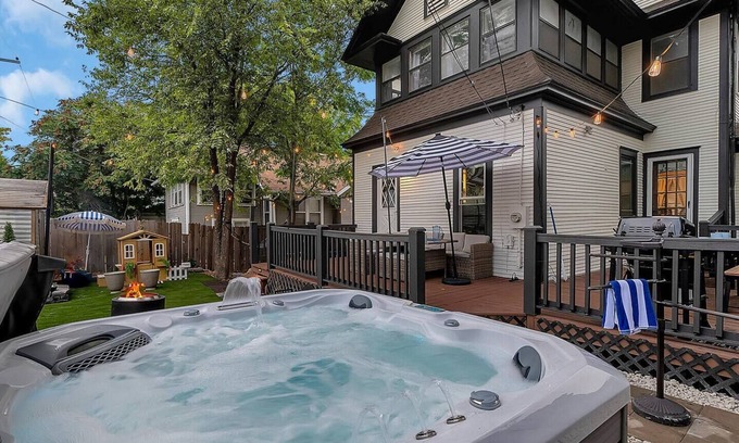 College Hill House | College Hill Creole - Hot Tub! Massage Chair! Fire Pit! Amazing Outdoor Space!