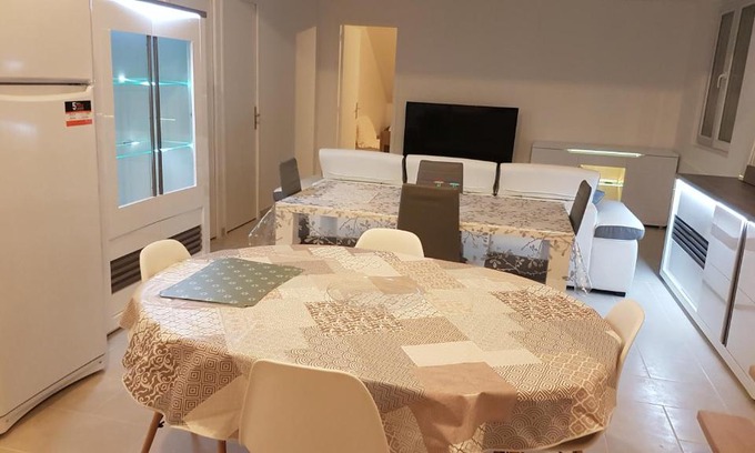 Saint-Just-Sauvage House | COLOC SUPERGÎTE SPACIEUX PROCHE TOUTES COMMODITÉS