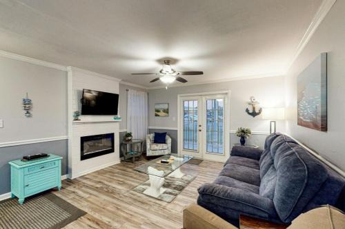 Gulf Shores Apartment | Colony Club E1