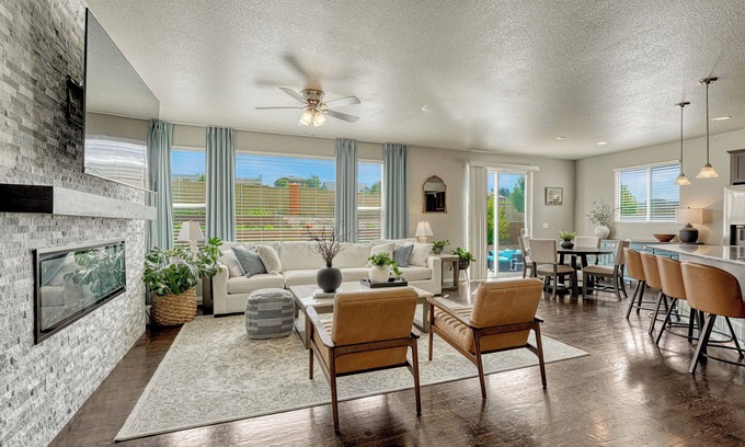 Colorado Springs House | Colorado Comfort Awaits: Spacious 6-Bed Room Retreat Near Trails & Family Fun!