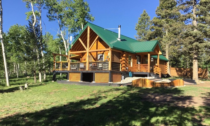 Florissant Cabin | ❤️ Colorado Log Cabin in the Aspens with a Hot Tub