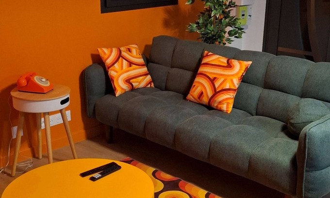 Nozay Apartment | Colorama retro travel and pop culture in Nozay 68m2