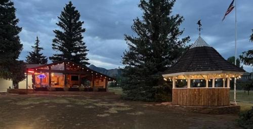 Estes Park Hotel | Columbine Inn