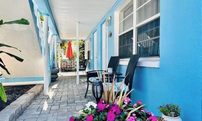 Indian Rocks Beach Villa | Come and enjoy Beachside villa suite #2 Steps from BEACH