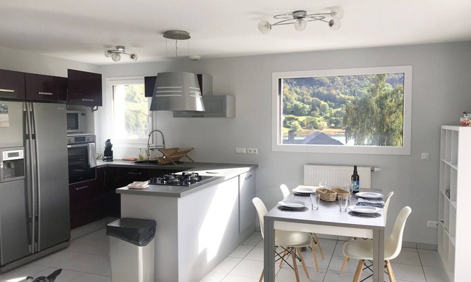 La Thuile Ski Chalet | Come and recharge your batteries between the lake