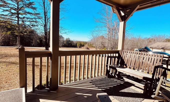 Menlo House | Come explore the magic of the north Georgia mountains!