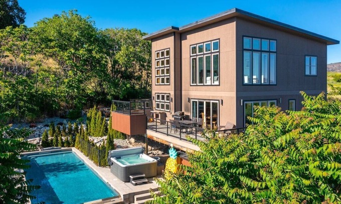 Manson House | Come for the private pool+hot tub, stay for the lake views, Large home, Dogs OK