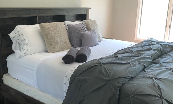 Lake Harmony House | Come get cozy! Hiking and leaf peeping season is here!