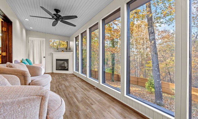 Bella Vista House | ★Come. Sit. Stay. Play.★ ☼SUNROOM☼ ♥MTB GOLF LAKE♥