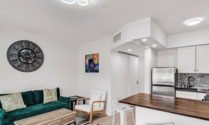 Croissant Park Condo | Comfort 1/1 in Fort Lauderdale