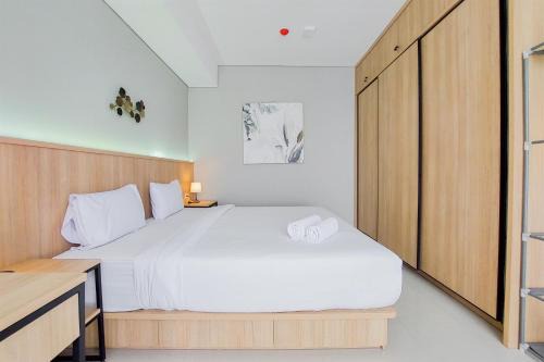 Ciputat Apartment | Comfort 1BR at Transpark Bintaro Apartment By Travelio