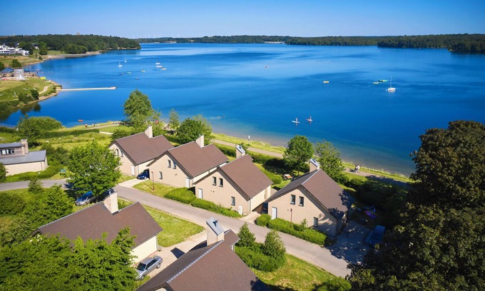 Froidchapelle House | Comfort 6-person bungalow Bike & Hike in the holiday park Landal Village l'Eau d'Heure