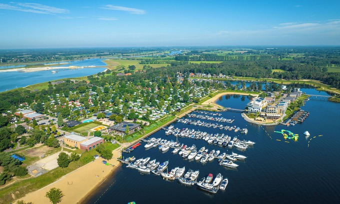 Leuken House | Comfort 6-person water villa in the holiday park Landal Marina Resort Well