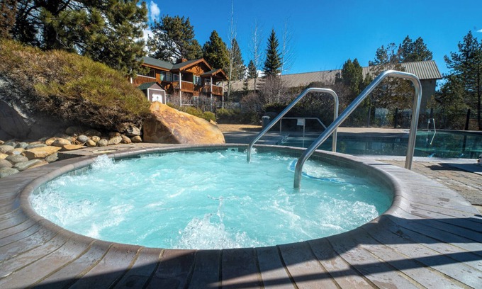 Tahoya Shores Hotel | Comfort and Convenience! Free Parking, Outdoor Pool, Spa Tub!