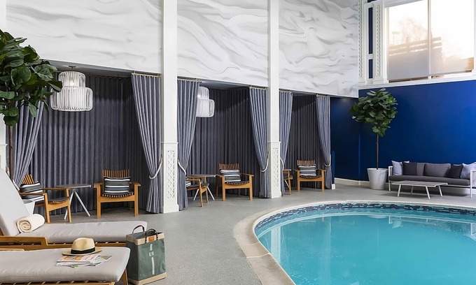 Historic Hill Hotel | Comfort and Convenience, with Onsite Parking, Near Rosecliff Mansion