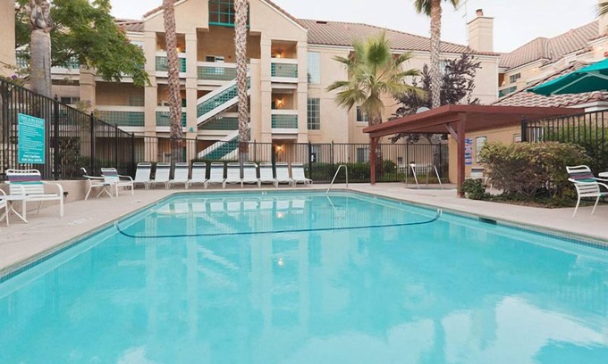 San Bruno Resort | Comfort and Relaxation! 2 Modern Units, Free Breakfast, Full Kitchen, Pool!