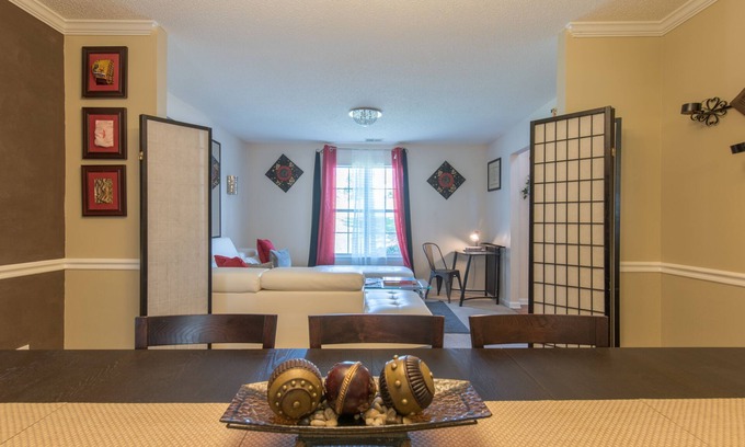 Rex House | Comfort and Style on the Colonnade
