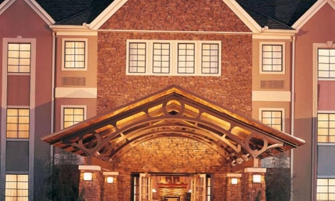 Las Colinas Hotel | Comfort & Convenience! w/Fully-equipped Kitchen, Parking & Gym!