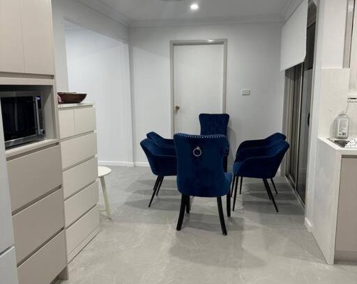 Hinchinbrook Apartment | Comfort, cosy affordable and new relaxing house-3 Bedrooms - 3 queen beds -Excellent place that suitable for everyone