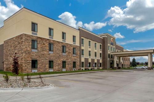 Ames Hotel | Comfort Inn & Suites Ames near ISU Campus
