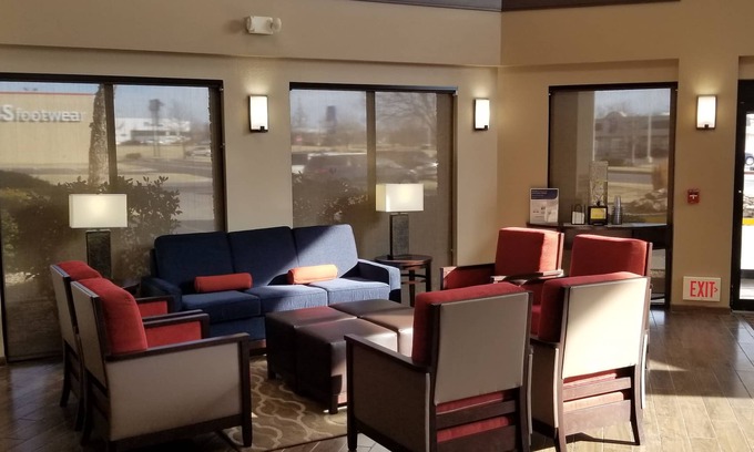 Greenwich Hotel | Comfort Inn & Suites Wichita Northeast