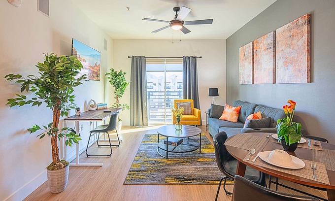 Desert View Village Condo | Comfort Stay Near Mayo + Chauncey Ranch ⟫ Parking
