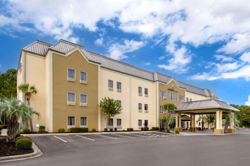 Red Hill Hotel | Comfort Suites At the University