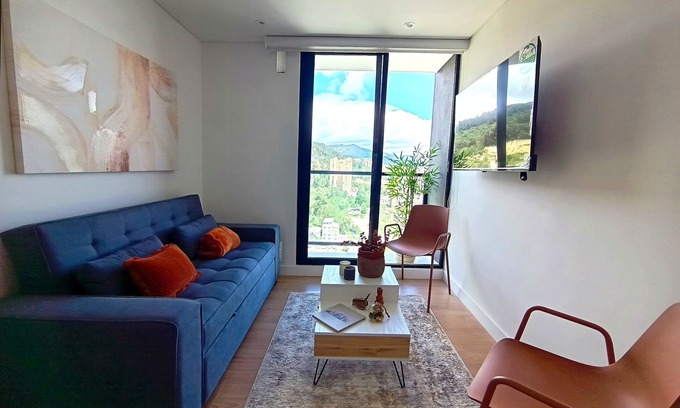 Usaquen House | Comfort with panoramic balcony, parking, Usaquén