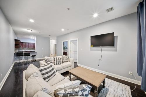 Passaic Apartment | Comfortable 2BR Retreat 15 Min to NYC condo