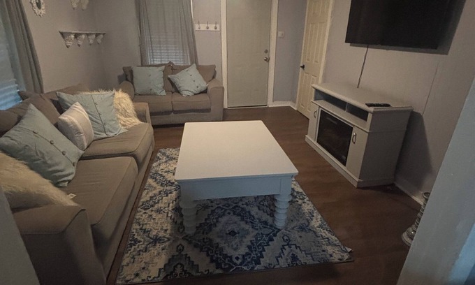 Ruston Apartment | Comfortable 2BR Retreat in Ruston Perfect for Game Days”