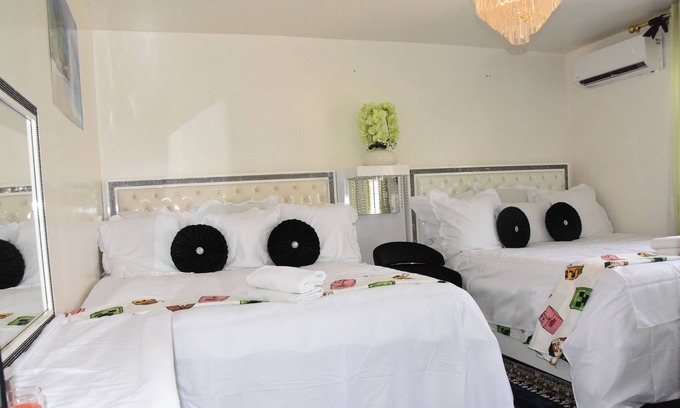 Bondy Bed & Breakfast | Comfortable accommodation for 4 people, air-conditioned, kitchen in a villa.