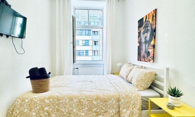 Ottakring Apartment | Comfortable and Affordable Palace Studio