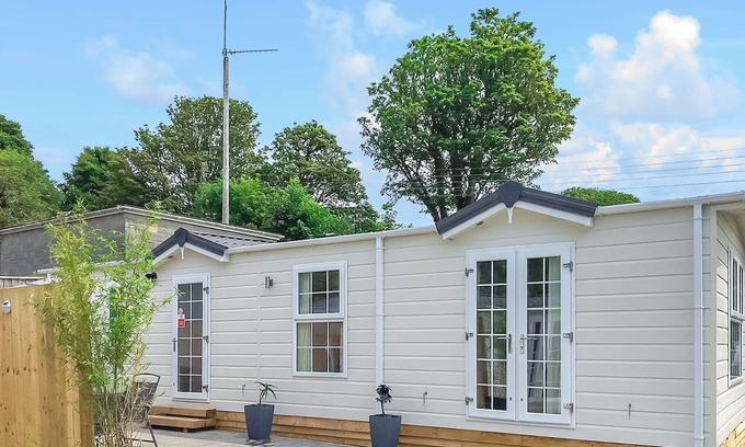 Chysauster House | Comfortable and modern 10ft-wide caravan.