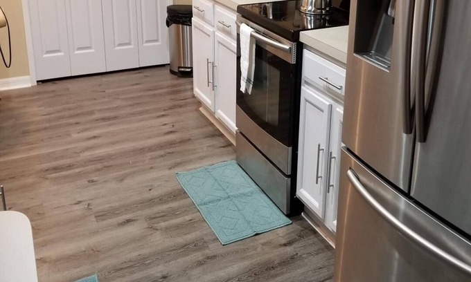 Spring Hill House | Comfortable and Relaxing family home near Weeki Wachee Springs
