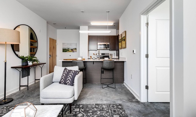 Richmond Apartment | Comfortable and sleek condo in great location!