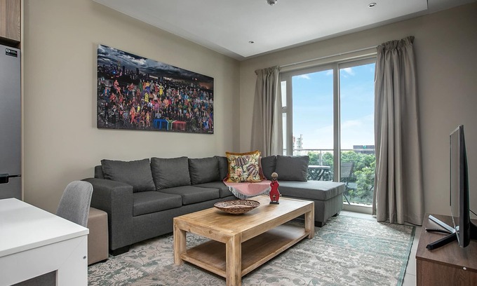 Greater Johannesburg Metropolitan Area Apartment | Comfortable and Stylish in Rosebank