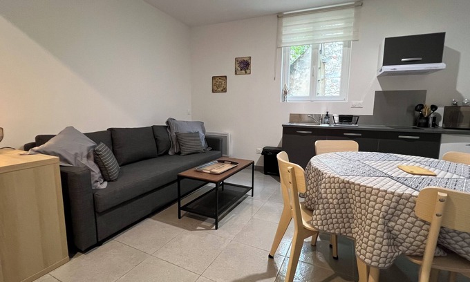 Pierrelatte Apartment | Comfortable apartment, T2, 40m², renovated ground floor, city center