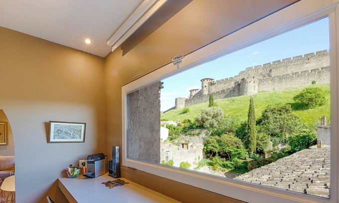 Carcassonne Apartment | Comfortable, apartment, proximity, view of the city of Carcassonne, Aude