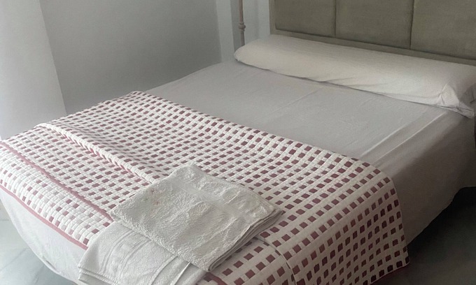 Triana Apartment | Comfortable apartment in TRIANA, close to everything you want to see!