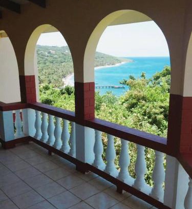 Sauteurs House | Comfortable Beach View Home
