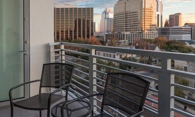 Civic District Apartment | Comfortable Club Wyndham Austin, Studio, Discover Stories Untold
